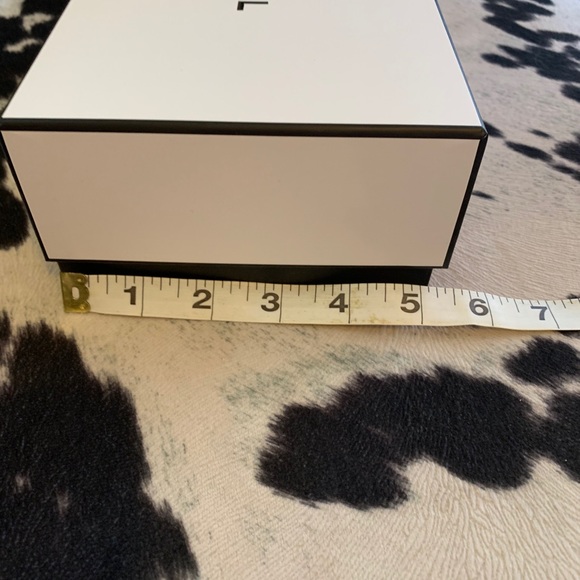 CHANEL 💯 AUTHENTIC EMPTY BOX - Picture 7 of 7